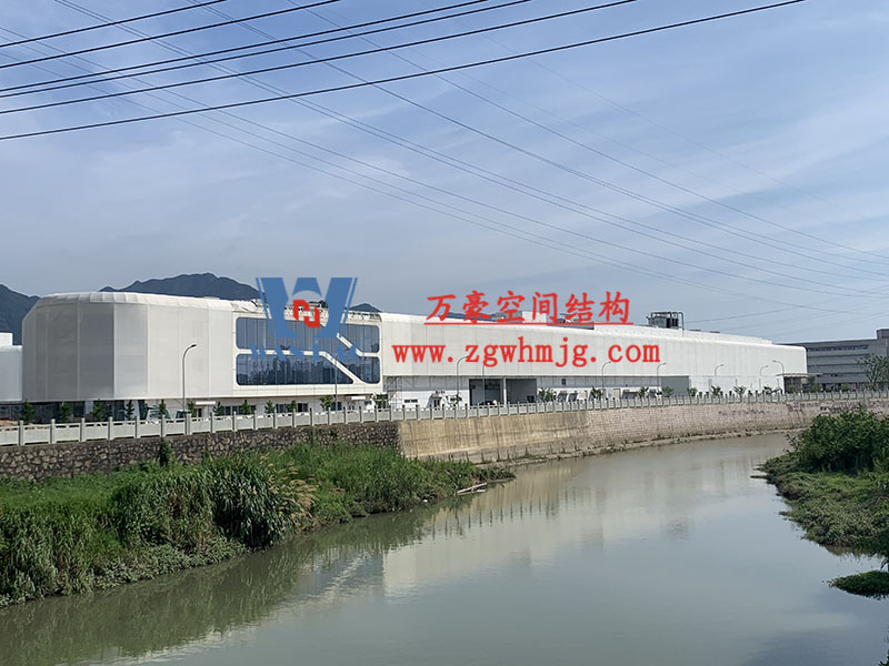 為什么體育場屋面都選用PTFE膜結(jié)構(gòu)？PTFE膜結(jié)構(gòu)體育場有什么特點(diǎn)優(yōu)勢？