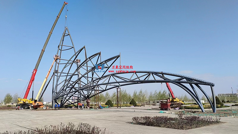 芳菲四月，共鑒美好！陜西定邊馬蓮灘沙漠公園鋼膜結(jié)構(gòu)工程最新進(jìn)展播報(bào)