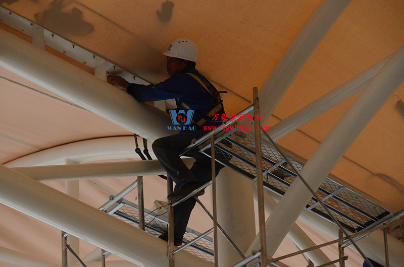 浙江真愛毯業(yè)科技有限公司廠房三屋面膜結(jié)構(gòu)工程完工大吉！