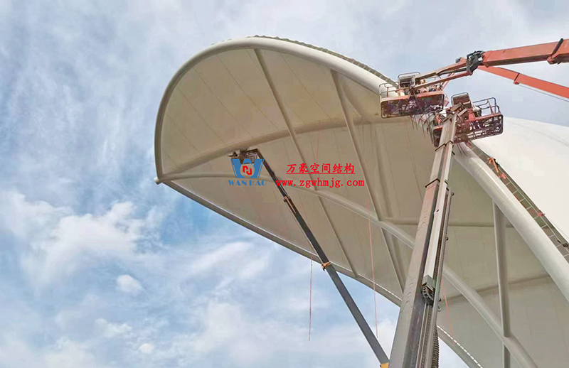 陜西定邊馬蓮灘沙漠公園鋼膜結(jié)構(gòu)工程“奮力快跑”，工程“進(jìn)度條”刷新了!