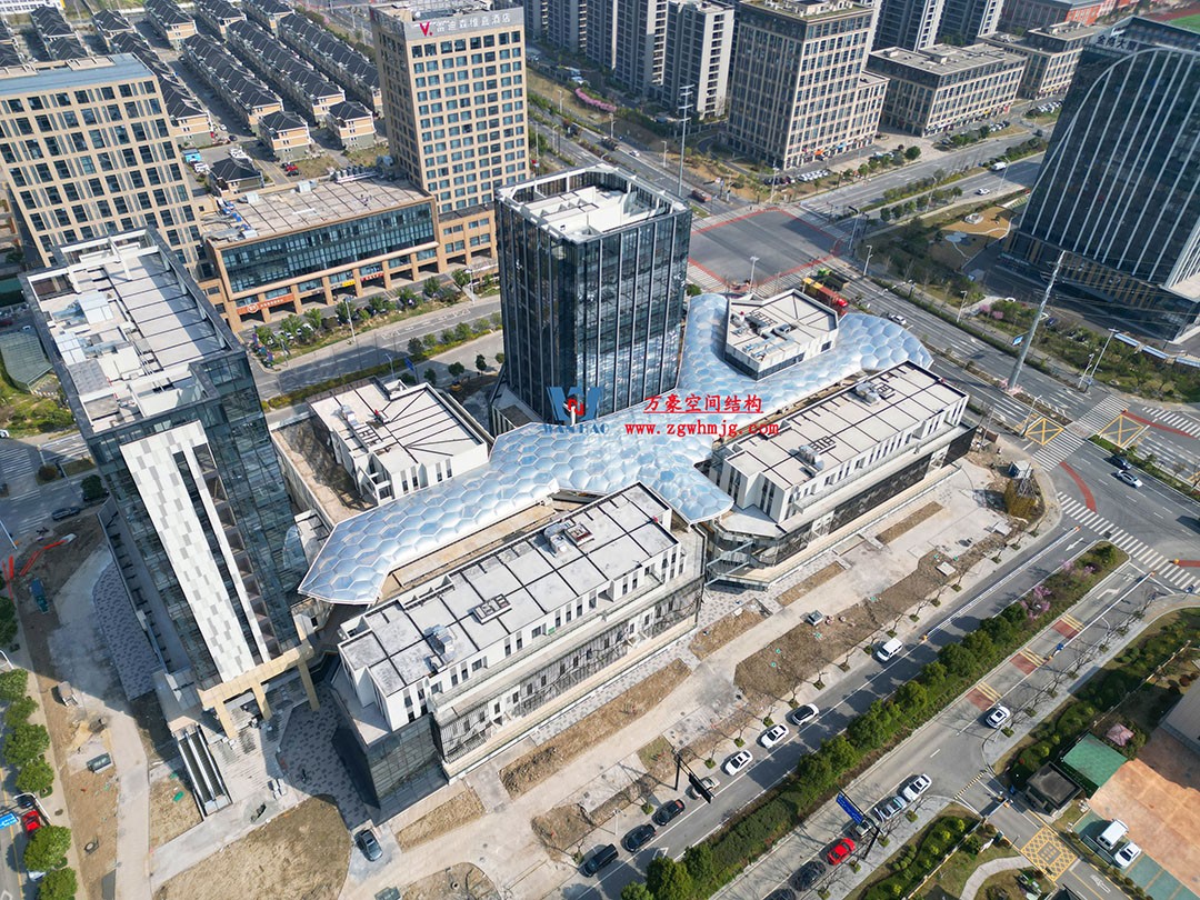 已完工，這個ETFE氣枕商業(yè)天幕閃亮登場！