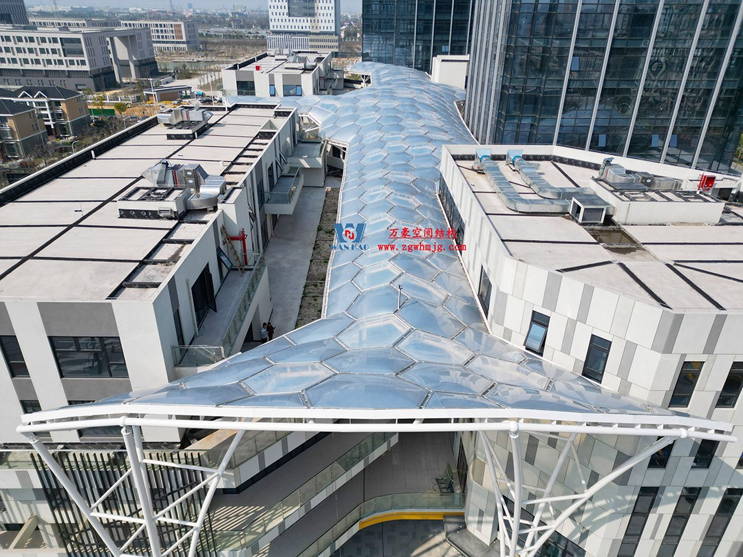 已完工，這個ETFE氣枕商業(yè)天幕閃亮登場！