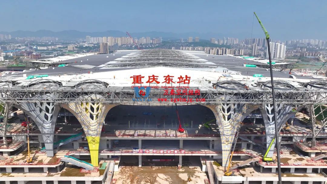 提檔提速，ETFE氣枕膜結(jié)構(gòu)天窗正在火熱施工安裝中