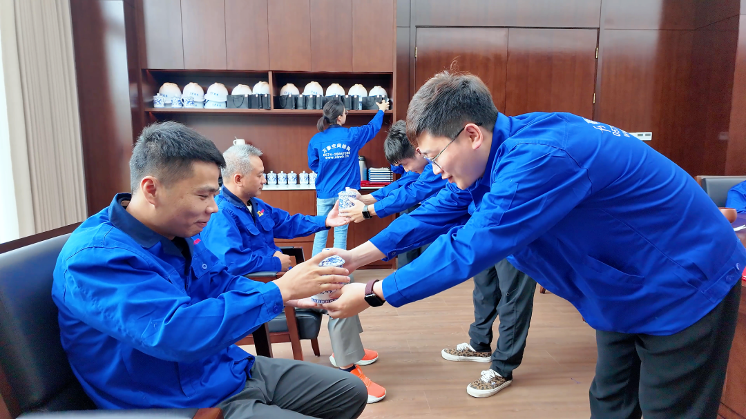 浙江萬豪空間結(jié)構(gòu)集團(tuán)有限公司隆重舉行“匠心傳承·共筑未來”師徒大會！