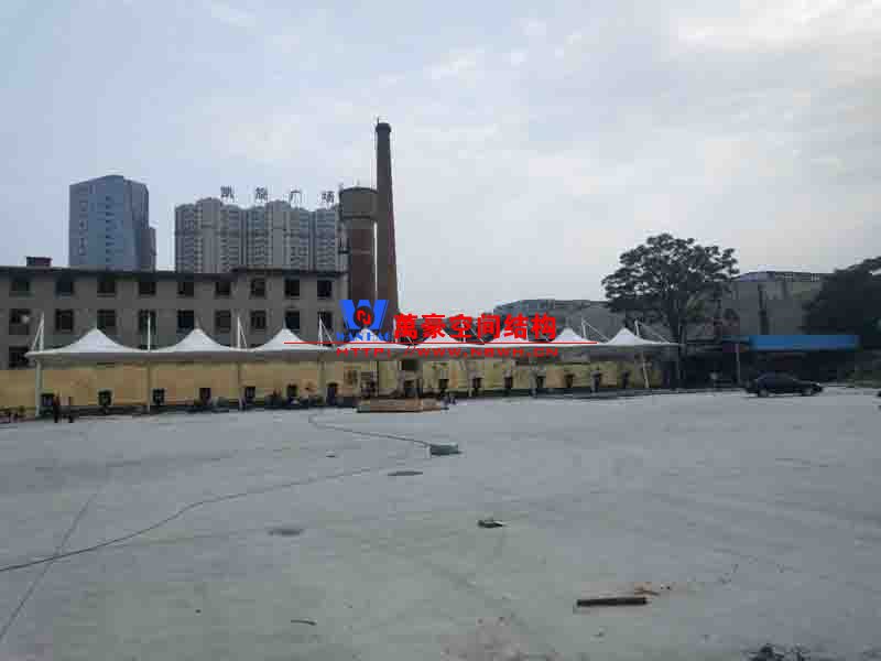 彰德路公交充電樁膜結(jié)構車棚工程