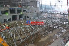 國(guó)內(nèi)單體反吊膜結(jié)構(gòu)火熱拼裝、吊裝中