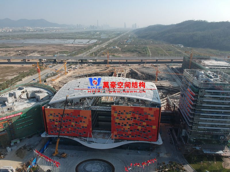 橫琴?lài)?guó)際科技中心屋頂張拉膜結(jié)構(gòu)