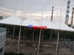 張拉膜結(jié)構(gòu)雨棚遮陽棚好嗎？為什么張拉膜雨棚遮陽棚如此受歡迎？