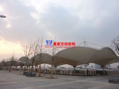 膜結(jié)構(gòu)膜面怎么二次張拉？張拉膜膜面二次張拉的方法是什么？