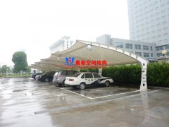 膜結(jié)構(gòu)車棚膜材熱合工藝是怎樣的？需要注意哪些事項(xiàng)？