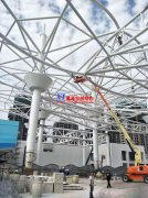 聊城萬達屋頂七彩小鎮(zhèn)“寓意祥云”結構工作基本成型